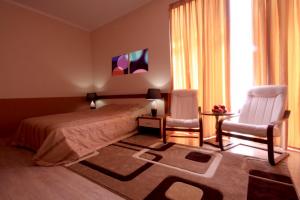 7_semiluxe_room.jpg